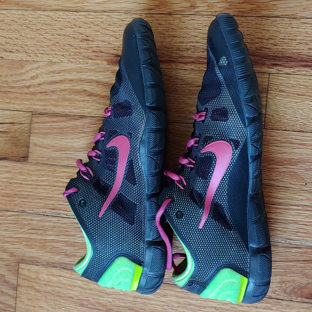 NIKE training shoes, size 9.5 black, pink, green - Picture 8 of 14